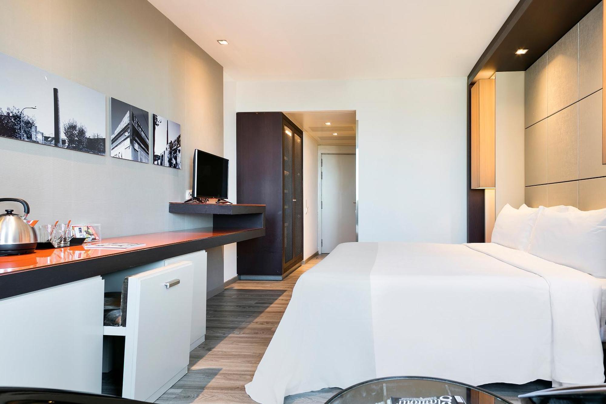 Hotel Barcelona Condal Mar Affiliated By Melia Exterior photo